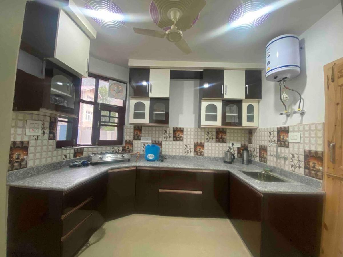 Penthouse Villa Srīnagar Extérieur photo