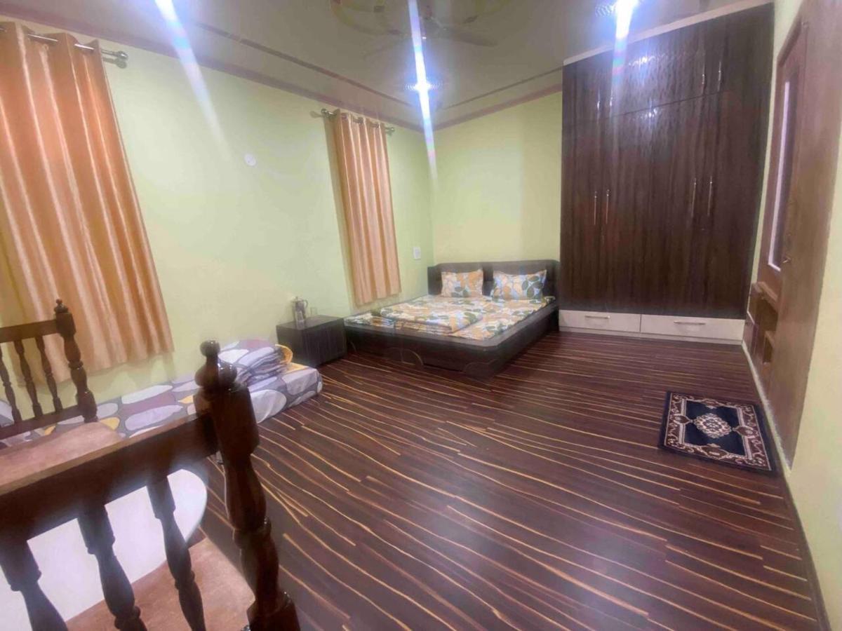 Penthouse Villa Srīnagar Extérieur photo
