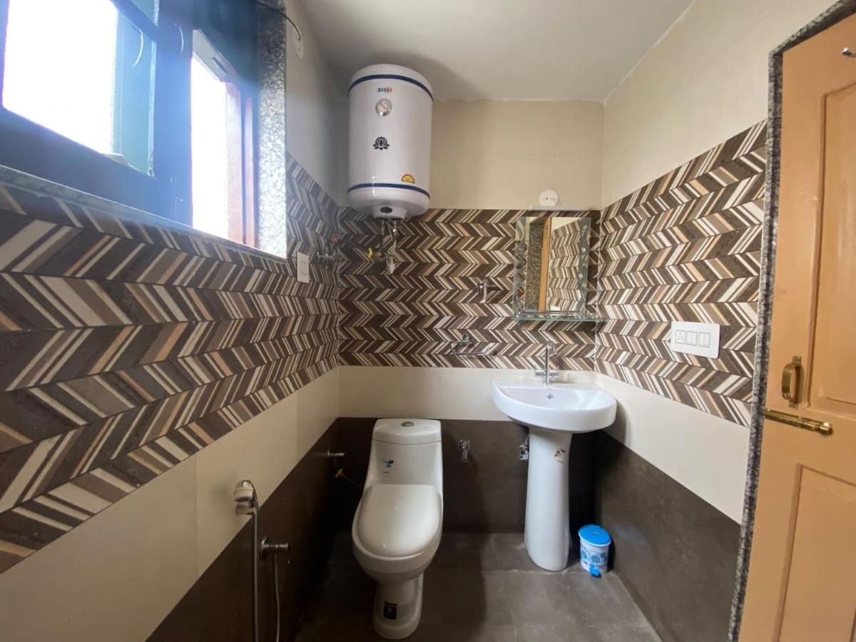 Penthouse Villa Srīnagar Extérieur photo