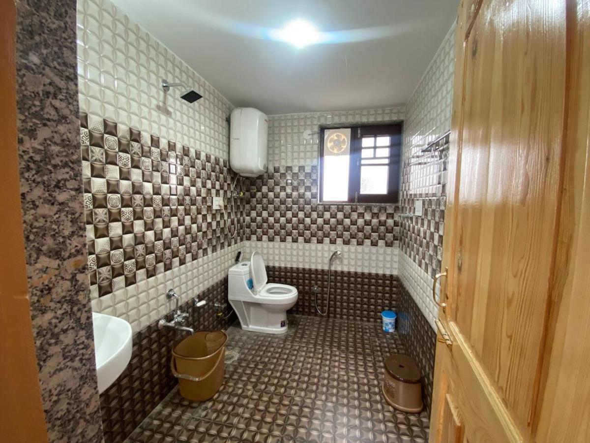 Penthouse Villa Srīnagar Extérieur photo