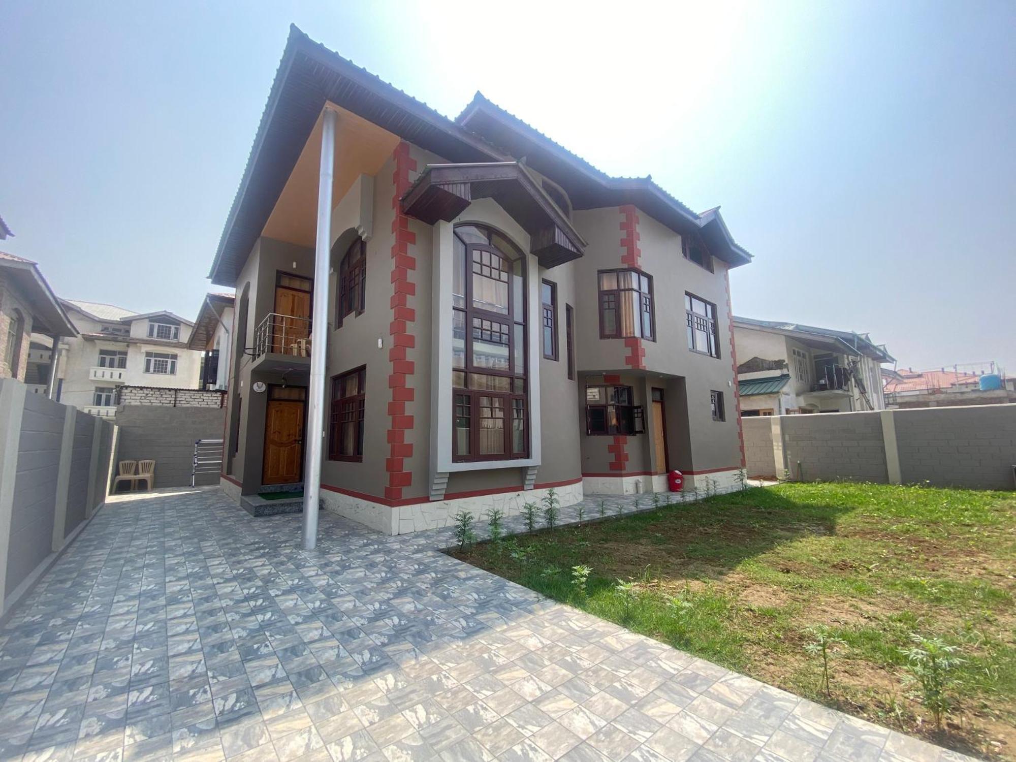 Penthouse Villa Srīnagar Extérieur photo