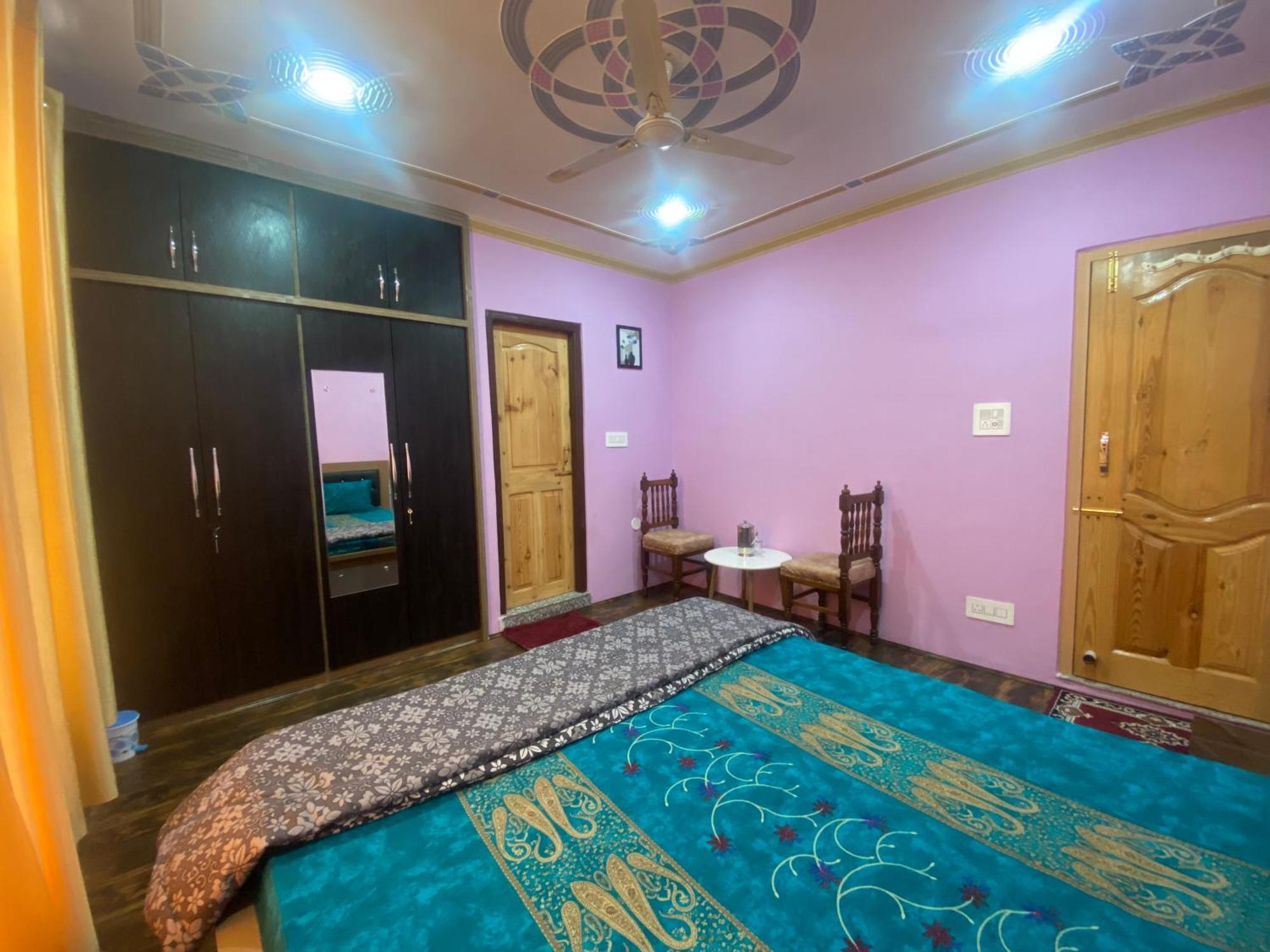 Penthouse Villa Srīnagar Extérieur photo